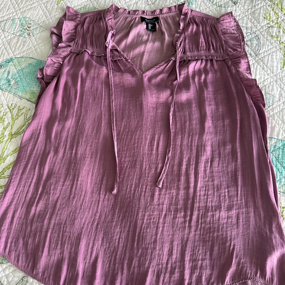 Ruffled top, lavender